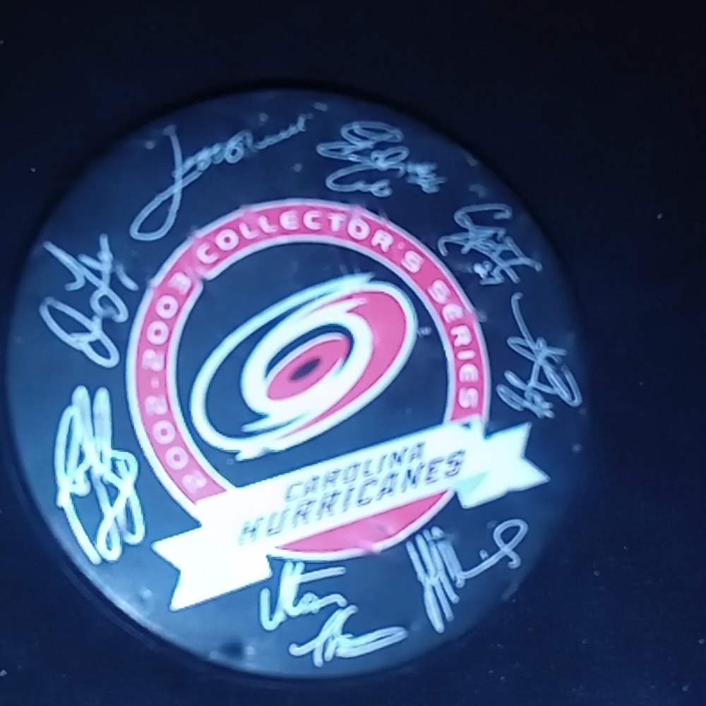 Selling a ice hockey
